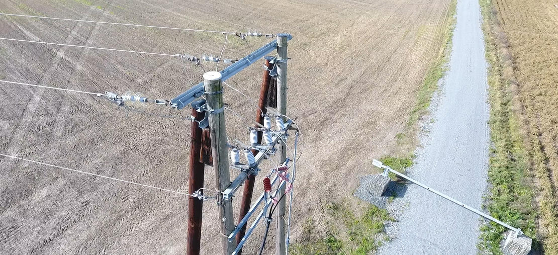 Dronebilde av 22 kV-mast
